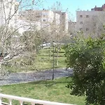 Tibula Sur Parking *