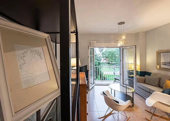 Tibula Sur Parking דירה