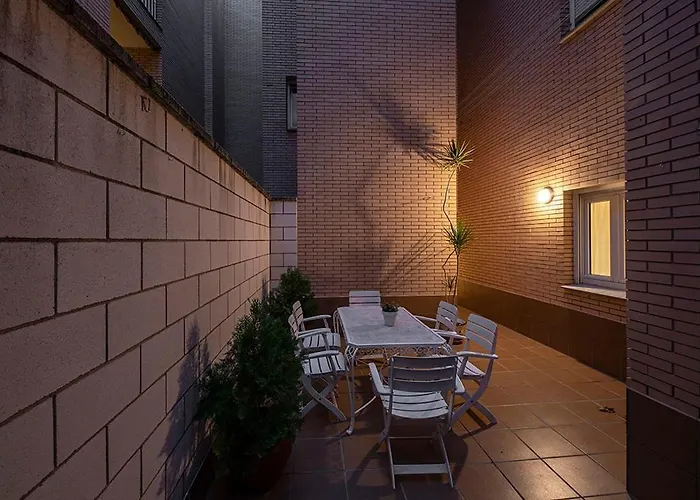 Tibula Sur Parking Apartment